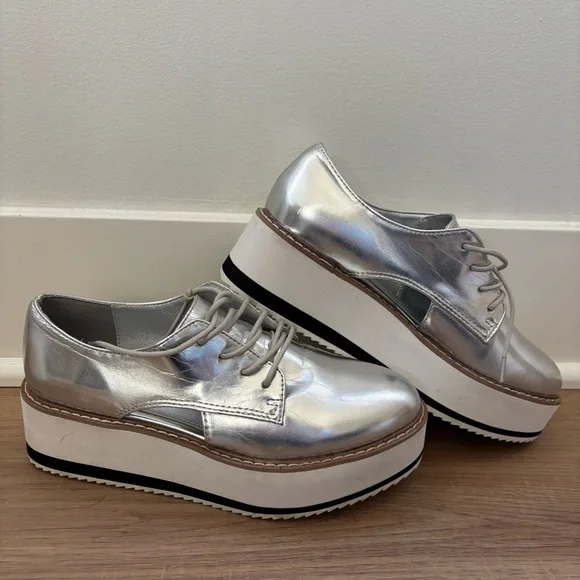 Steve Madden Gina Silver Faux Leather Metallic Oxfords - Picture 3 of 7
